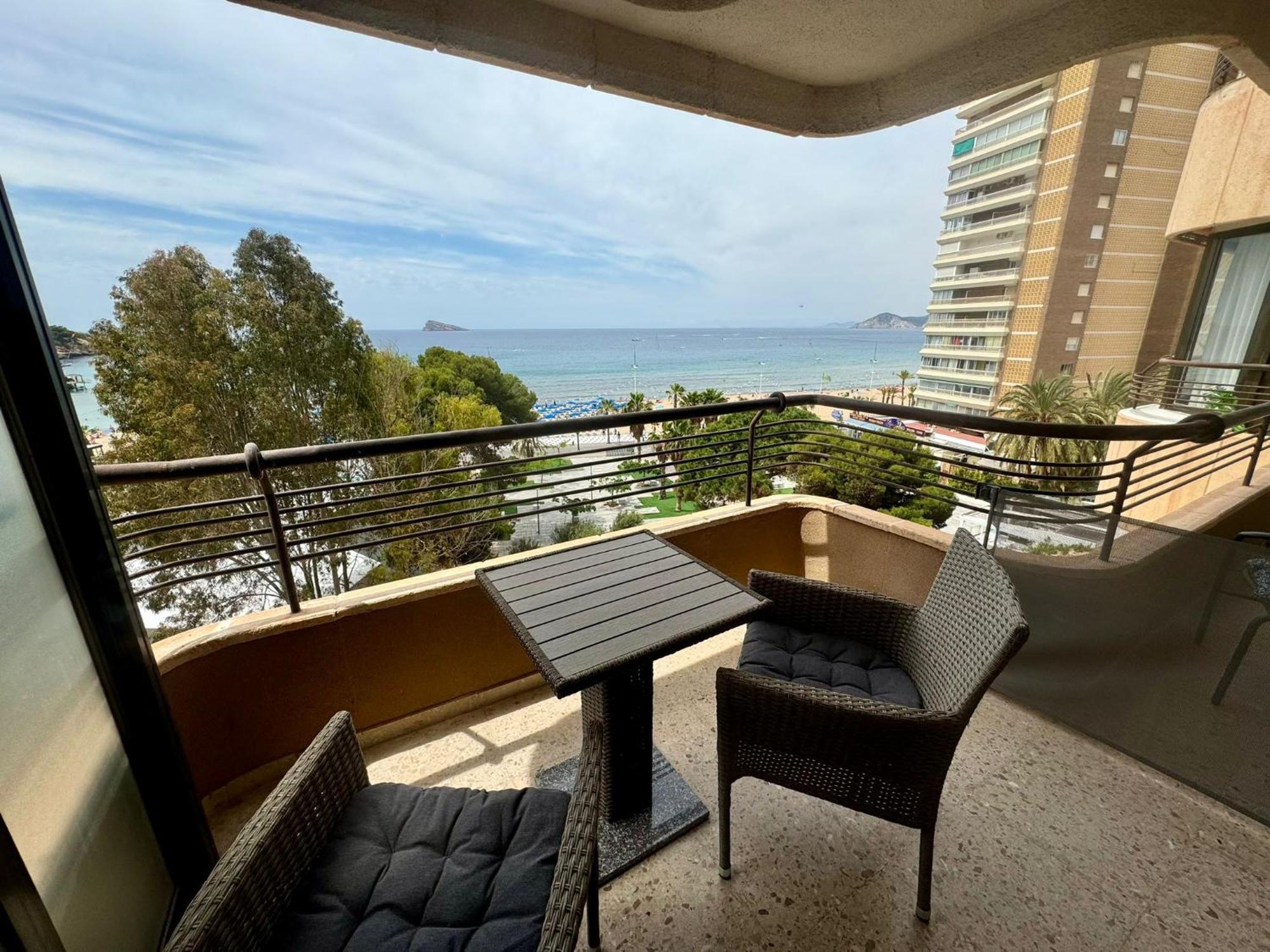 Apartamentos Coastal Haven Бенидорм Экстерьер фото