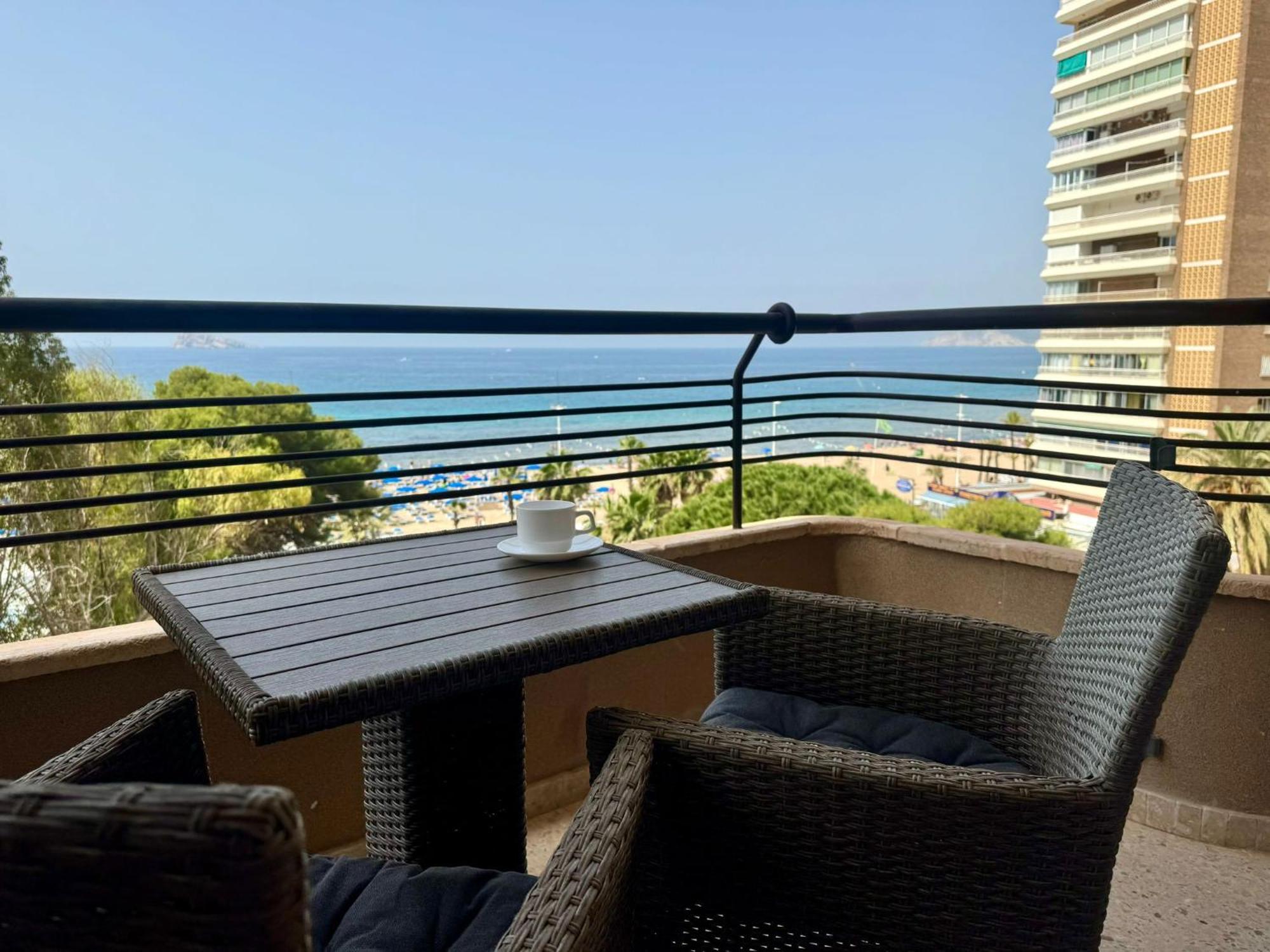Apartamentos Coastal Haven Бенидорм Экстерьер фото